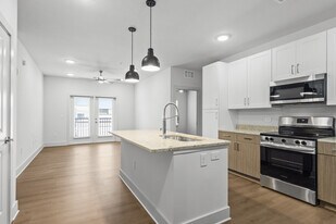 Rovena at Mount Zion in Morrow, GA - Building Photo