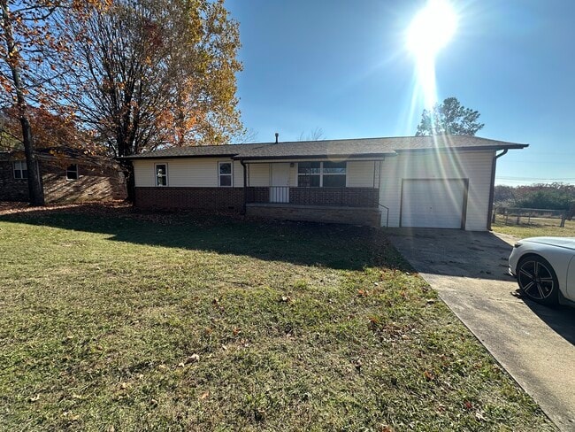 property at 113 W Oak Hill Cir