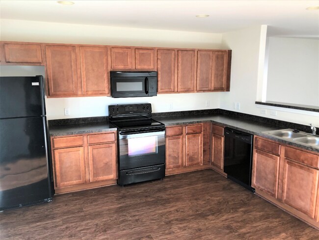 8 Milsbury Ln in Port Wentworth, GA - Building Photo - Building Photo