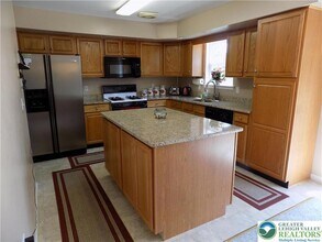 2616 Anthony Ct in Easton, PA - Building Photo - Building Photo