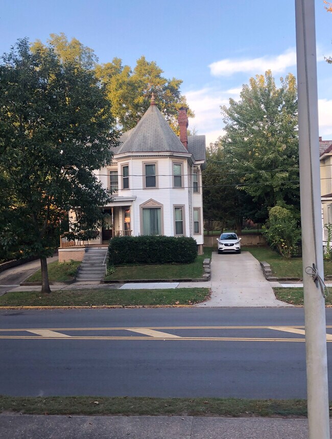 property at 606 2nd St