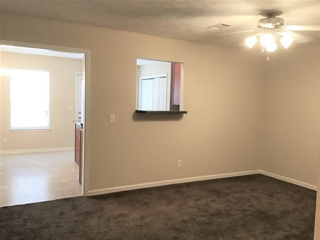 601 Nixon Way in La Vergne, TN - Building Photo - Building Photo