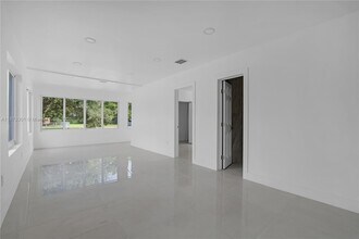 667 NW 14th St in Florida City, FL - Building Photo - Building Photo