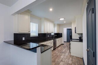 2540 Prichard Ln in Dallas, TX - Building Photo - Building Photo