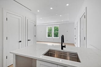 156 Bedford Rd in Katonah, NY - Building Photo - Building Photo