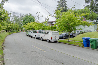 3039 49th Ave SW in Seattle, WA - Building Photo - Building Photo