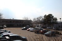 CRESTWOOD APARTMENTS photo'