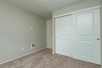 Village at Sunrise in Clackamas, OR - Building Photo - Building Photo