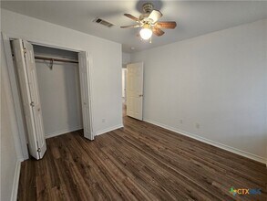 109 Quail Run Dr in San Marcos, TX - Foto de edificio - Building Photo