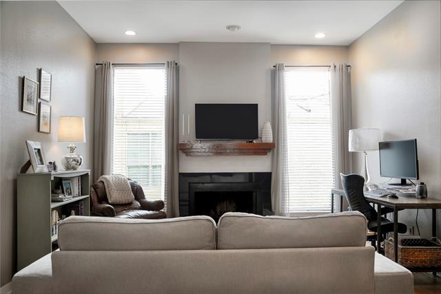 4031 Holland Ave in Dallas, TX - Building Photo - Building Photo