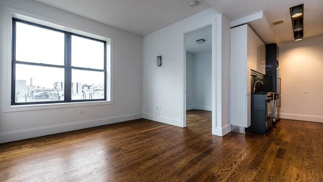 16-25-25 Putnam Ave, Unit 5f