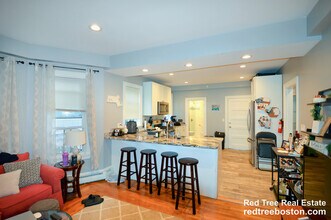 65 Mapleton St in Boston, MA - Foto de edificio - Building Photo