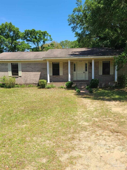 8490 Lawton St in Pensacola, FL - Building Photo