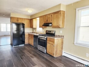 164 Meadowview Ave in Stratford, CT - Building Photo - Building Photo