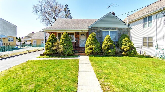 property at 12 Smith St