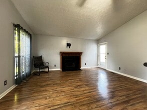 2470 Dunsworth Dr in Columbus, OH - Building Photo - Building Photo