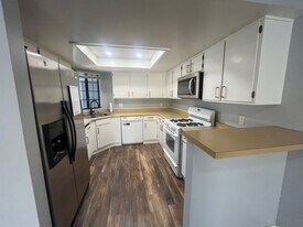 2220 Exposition Dr in San Luis Obispo, CA - Building Photo