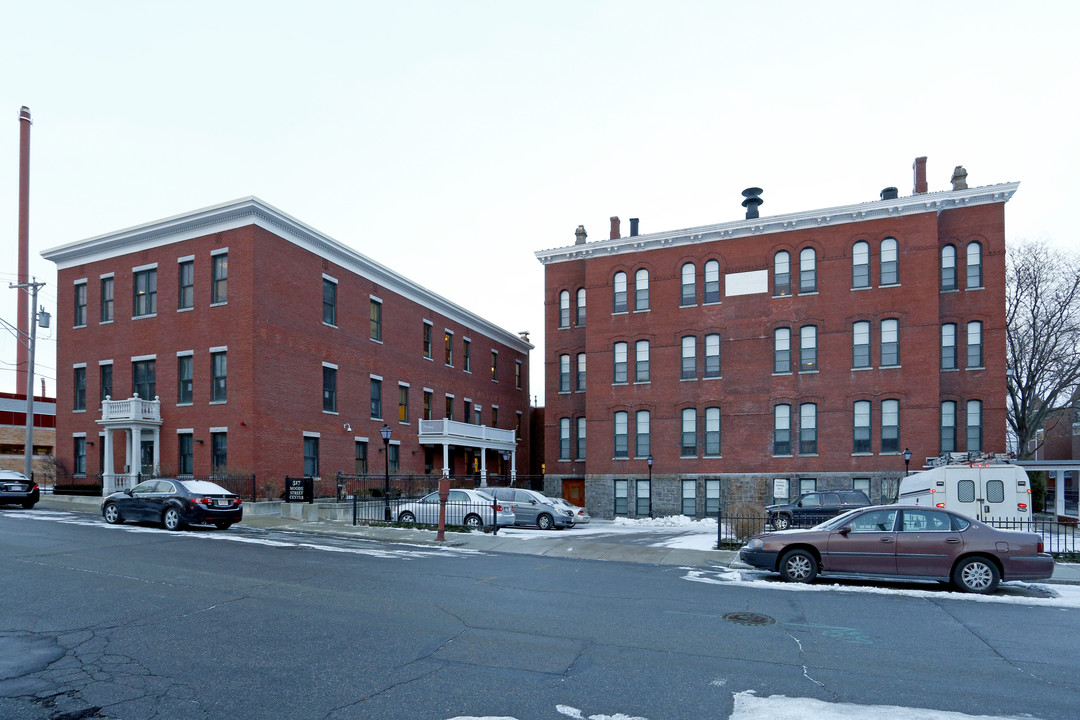 North Canal Apartments in Lowell, MA - Building Photo