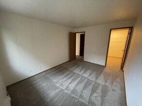 (1K) Kristine Apartments in Seattle, WA - Building Photo - Interior Photo