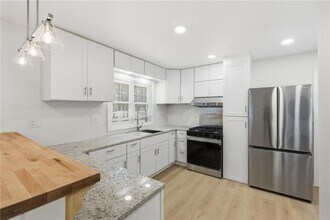 2281 Polar Rock Ave SW in Atlanta, GA - Building Photo - Building Photo