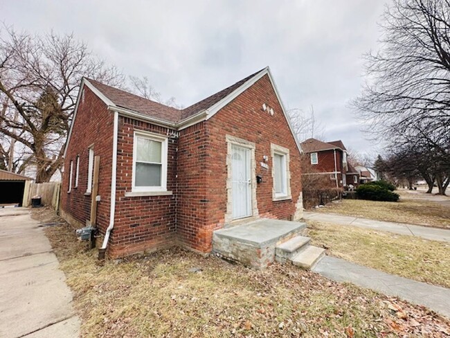 12850 Dresden St in Detroit, MI - Building Photo - Building Photo