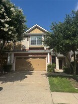 8745 Manhattan Ave in Plano, TX - Building Photo
