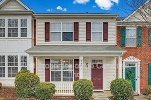 7371 Laurel Valley Rd in Charlotte, NC - Building Photo