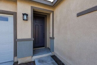 19439 Seeding Palace Cir in Riverside, CA - Building Photo - Building Photo