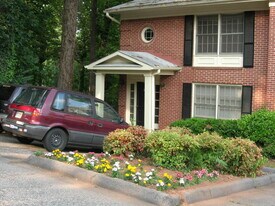 139 E Hill St, Unit #58 in Decatur, GA - Building Photo