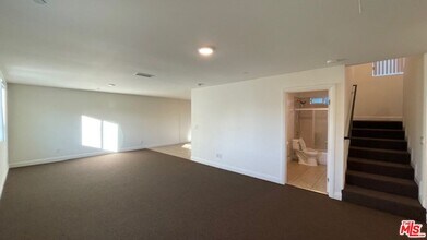 1161 E 40th Pl in Los Angeles, CA - Building Photo - Building Photo