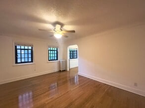 Metropolitan Apartments in Portland, OR - Building Photo - Building Photo