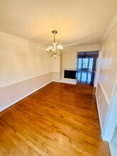 8041 Trevor Pl in Vienna, VA - Foto de edificio - Building Photo