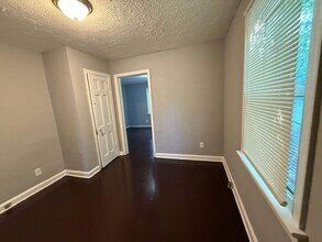 7004 Greenhaven Dr in St. Louis, MO - Building Photo - Building Photo