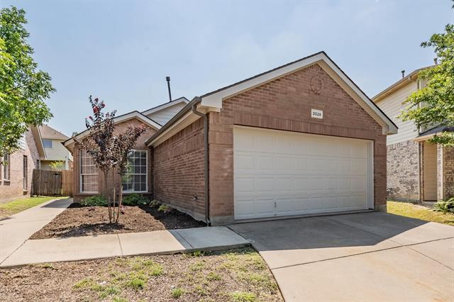 3028 Thicket Bend Ct in Fort Worth, TX - Building Photo