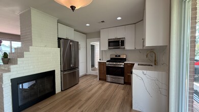 5222 Garner St in Vienna, VA - Foto de edificio - Building Photo