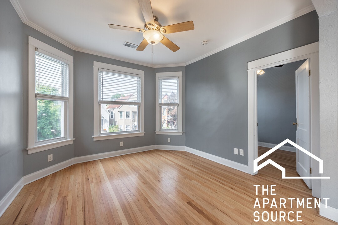 3927 N Whipple St, Unit 2 in Chicago, IL - Building Photo