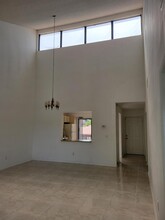 502 Lakeview Dr E, Unit 502 in Royal Palm Beach, FL - Building Photo - Building Photo