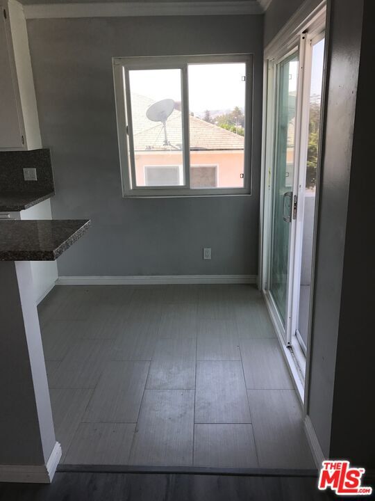 2018 S Longwood Ave in Los Angeles, CA - Building Photo - Building Photo