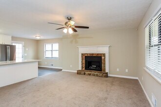584 Brooks St in Dallas, GA - Building Photo - Building Photo