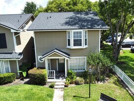 6020 Scotchwood Gln, Unit 210 in Orlando, FL - Building Photo