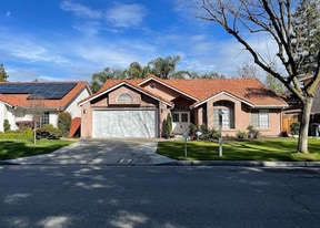 9282 N Green Meadows Ln