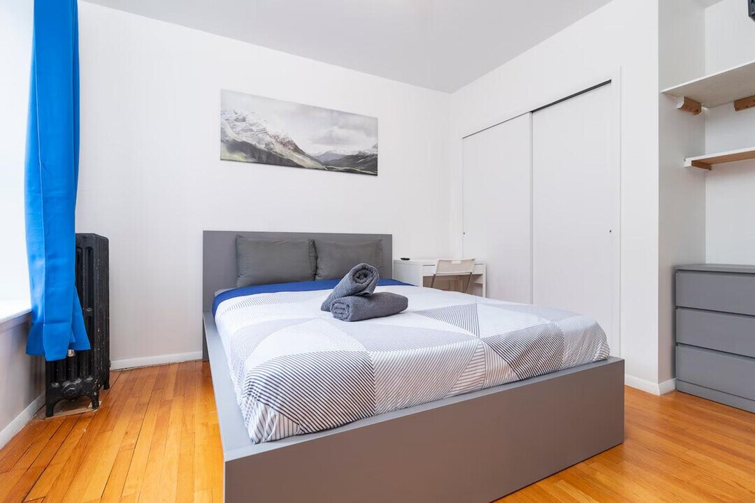 340e E 93rd St in New York, NY - Building Photo