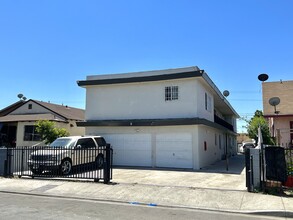 1162 E 76th Pl in Los Angeles, CA - Building Photo - Building Photo