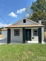 303 S Main St in Catawba, NC - Building Photo