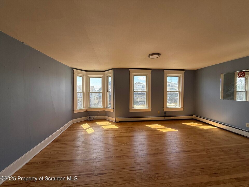 1128 St Ann St in Scranton, PA - Building Photo