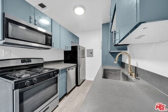 2636 Kansas Ave in Santa Monica, CA - Building Photo - Building Photo