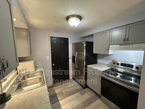 1381 Firethorne Dr in Mason, OH - Building Photo - Building Photo