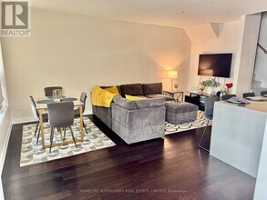 4070 Parkside Village Dr in Mississauga, ON - Building Photo - Building Photo