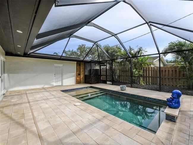 6400 Mockingbird Way S in St. Petersburg, FL - Building Photo - Building Photo