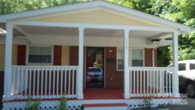 property at 823 Wabash Ave